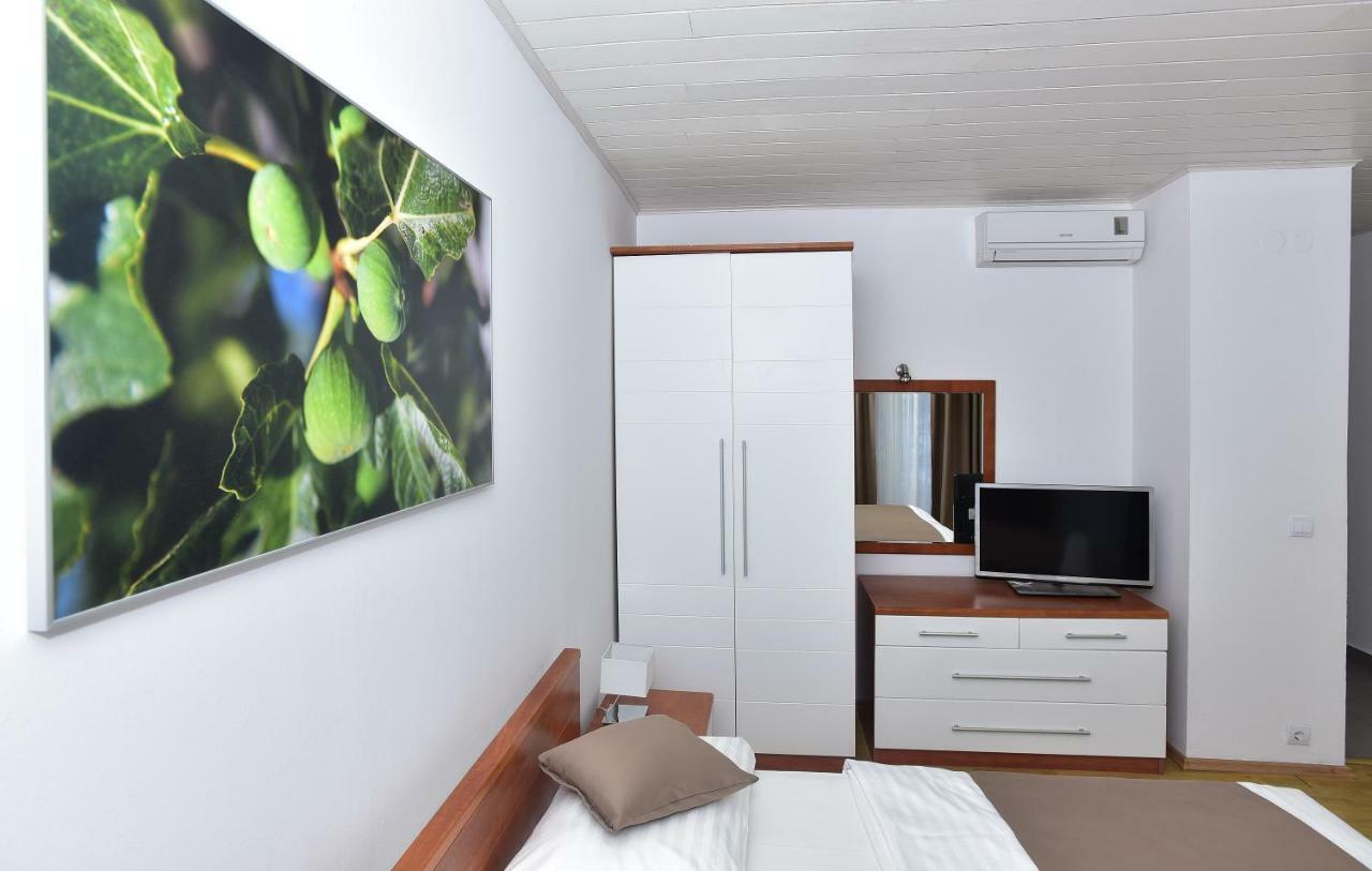 Villa Dalmatia Apartments Brela Exterior foto